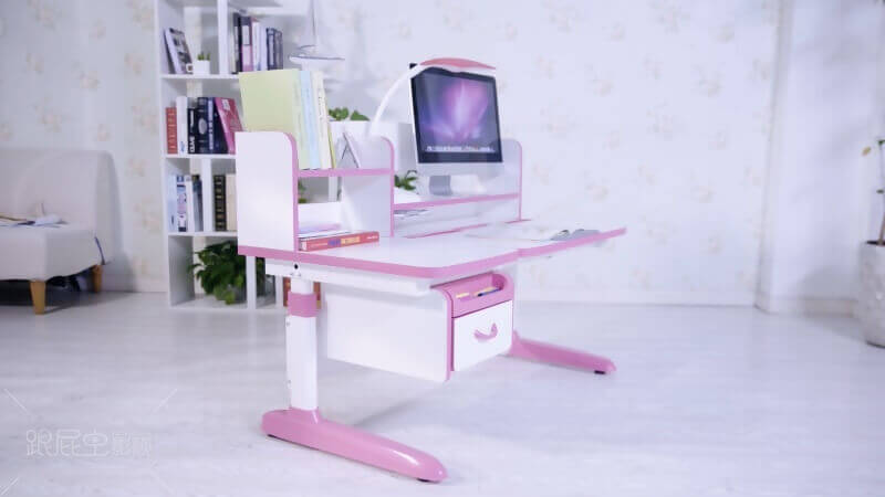 護童兒童學習桌椅[00_00_15][20180410-191950-8].JPG